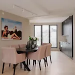 Fully Serviced Luxury Apartment At Sommerro